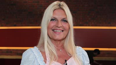 DAS! Rote Sofa: Sängerin Marlène Charell auf dem Roten Sofa