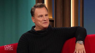 DAS! Rote Sofa: Modedesigner Guido Maria Kretschmer auf dem Roten Sofa