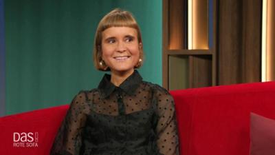DAS! Rote Sofa: Bestsellerautorin Caroline Wahl auf dem Roten Sofa