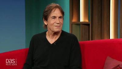 DAS! Rote Sofa: Autor und Werber Jean Remy von Matt auf dem Roten Sofa