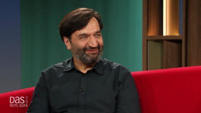 DAS! Rote Sofa: Herzchirurg Dr. Ahsannullah Madad Fassli auf dem Roten Sofa