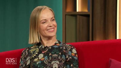 DAS! Rote Sofa: Schauspielerin Friederike Kempter auf dem Roten Sofa