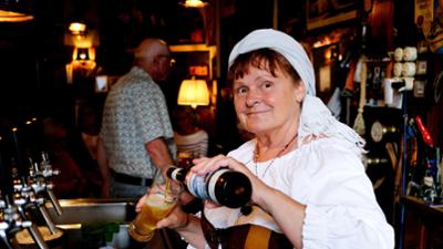 die nordreportage: Stralsunds Kultkneiperin Hanni