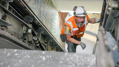 die nordreportage: Wenn die Rolltreppe nicht mehr rollt - Monteure im Einsatz in Hannover