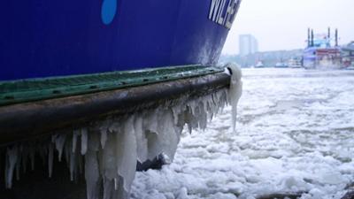 die nordreportage: Eiszeit auf der Elbe: Von Schleppern, Eisbrechern und Barkassen