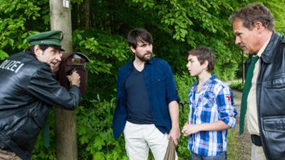 Hubert und Staller: Folge 33: Der Tod hat 1.000 Stacheln (S03/E01)