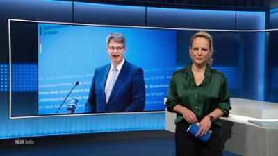 NDR Info: 21:45