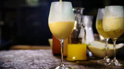 Visite: Musiktherapie: Wie Klänge die Gehirnentwicklung fördern