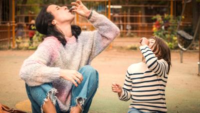 Ziemlich beste Stiefmutter: Jung und Lustig?