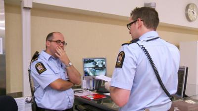 Border Patrol Neuseeland: Staffel 8, Folge 1: Manipulierte Geldautomaten