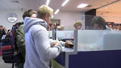 Border Patrol Neuseeland: Staffel 7, Folge 1: Die Bargeldschnüffler