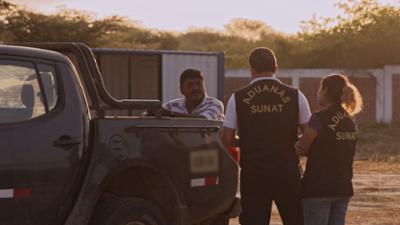 Border Patrol Südamerika: Staffel 1, Folge 15: In Tumbes patrouillieren Zollbeamte auf 22 Schmuggelrouten Border Patrol Südamerika: Staffel 1, Folge 15: In Tumbes patrouillieren Zollbeamte auf 22 Schmuggelrouten