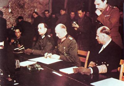 Das Kriegsende in Farbe: Folge 4: Bedingungslose Kapitulation