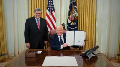 Donald Trump - Mythos, Macht & Manipulation: Staffel 1, Folge 2: Trumps Verschwörung gegen die US-Verfassung Donald Trump - Mythos, Macht & Manipulation: Staffel 1, Folge 2: Trumps Verschwörung gegen die US-Verfassung