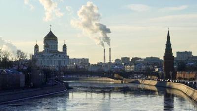 Zerbrechliche Demokratie - Kampf der Autokraten