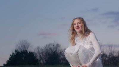 Austrozone: Neue Songs von Lika Doss, Ella Stern, DATA>PPL, Eli Preiss und Siamese Elephants