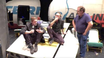 Der Wal: Von Satire bis Tee