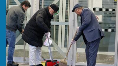 Oxus: In einer Welt voller Parolen: Manchmal ist der Held einfach derjenige, der einen Besen aufhebt
