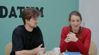ZWISCHENBRÜCKEN: Was geschah mit Karin Kneissl? Ein Gespräch über den Podcast "Kniefall"