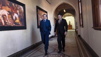 Adam Dalgliesh, Scotland Yard: Folge 1: Tod an heiliger Stätte - Teil 1