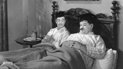 Dick und Doof als Studenten