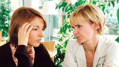 In aller Freundschaft: Folge 128: Pias Baby (S05/E04) In aller Freundschaft: Folge 128: Pias Baby (S05/E04)