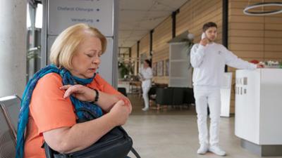 In aller Freundschaft: Folge 932: Im Dienst des Feindes (S24/E11)