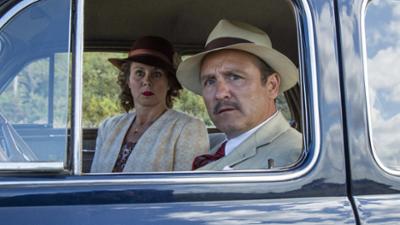 Seaside Hotel: Folge 4: Eine Hand wäscht die andere