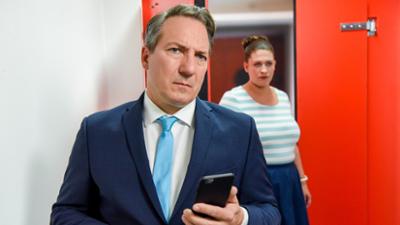 Walking on Sunshine: Folge 1: Walking on Sunshine 