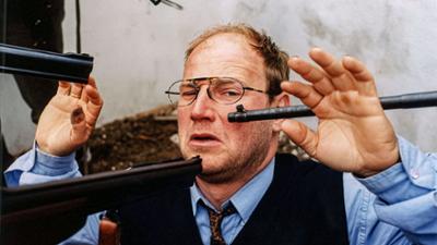 Hinterholz 8: Roland Düringers Hausbaukatastrophe