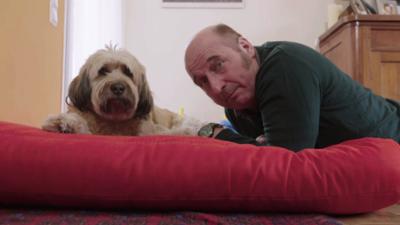Christoph Fälbl mit Hündin Goldie: Die Haustiere der Stars
