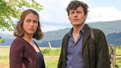 Die Fremde und das Dorf: Drama mit Manuel Rubey