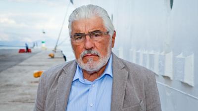 Die lange Welle hinterm Kiel: In memoriam Mario Adorf: