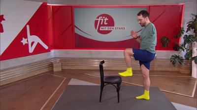Fit mit den Stars: Beintraining mit dem Sessel