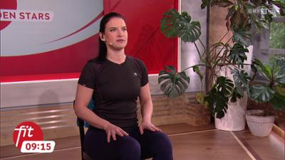 Fit mit den Stars: Wach werden im Sitzen