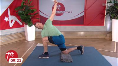 Fit mit den Stars: Kräftigungsübungen mit Handtuch und Körpergewicht