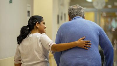 Junge Pflegekräfte aus Indien: kreuz & quer reportage