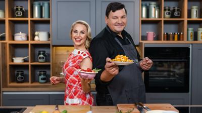 Maibock mit Buttermilchschaum und Erdbeer-Honigschaum: Silvia kocht