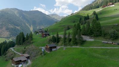 Bergsteigerdörfer in Tirol - Vom Leben im Villgratental und Osttiroler Gailtal: Land der Berge