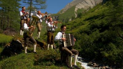 Herbstklang in den Tiroler Alpen: Land der Berge
