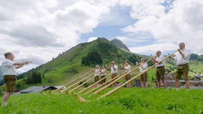 Sprachen der Berge: Von Walsern, Wäldern und Rheintalern: Land der Berge