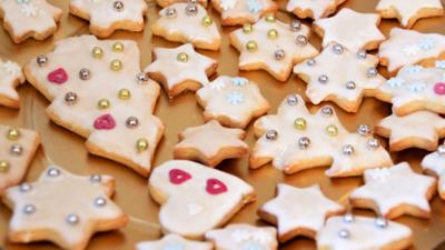 Weihnachtsbäckerei in Europa: Vanille, Zimt und Mandelsplitter
