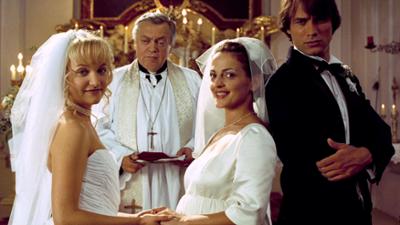 Zwei Frauen, ein Mann und ein Baby