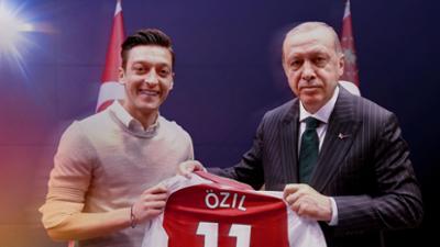 Mesut Özil - zu Gast bei Freunden: Entfremdung: Das Foto