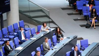 phoenix vor ort: Bundestagsdebatte mit Kanzlerkandidat:innen