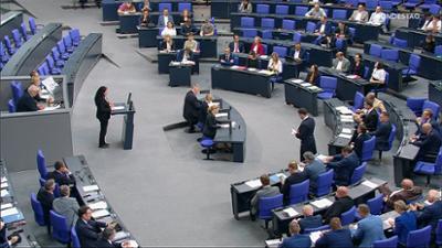 phoenix vor ort: Aktuelle Stunde - Zehn Jahre "Wir schaffen das"