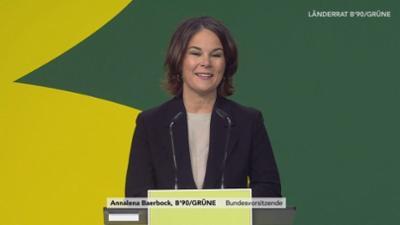 phoenix vor ort: Grüne: Rede von Annalena Baerbock auf Grünen-Länderrat