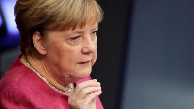 phoenix vor ort: Angela Merkel: "Falsche Personenangaben sind kein Kavaliersdelikt."