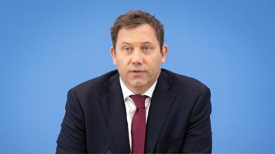 phoenix vor ort: Haushalt: Umstrukturierung und Reformen