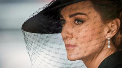 Plötzlich Majestät: Kinder und Krisen